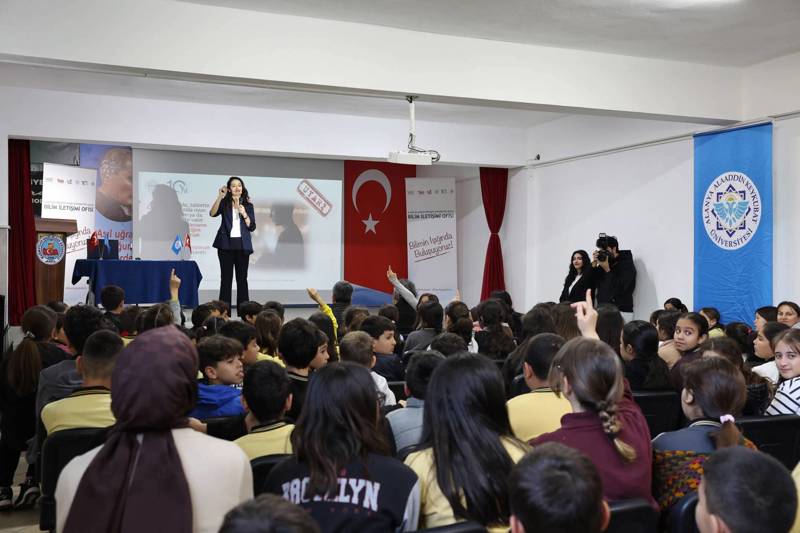 “KONTROL KİMDE? SENDE Mİ? EKRANDA MI?”